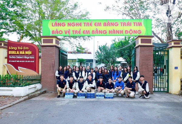 THPT-VP | TẶNG QU&Agrave; TẾT CHO L&Agrave;NG TRẺ EM BIRLA